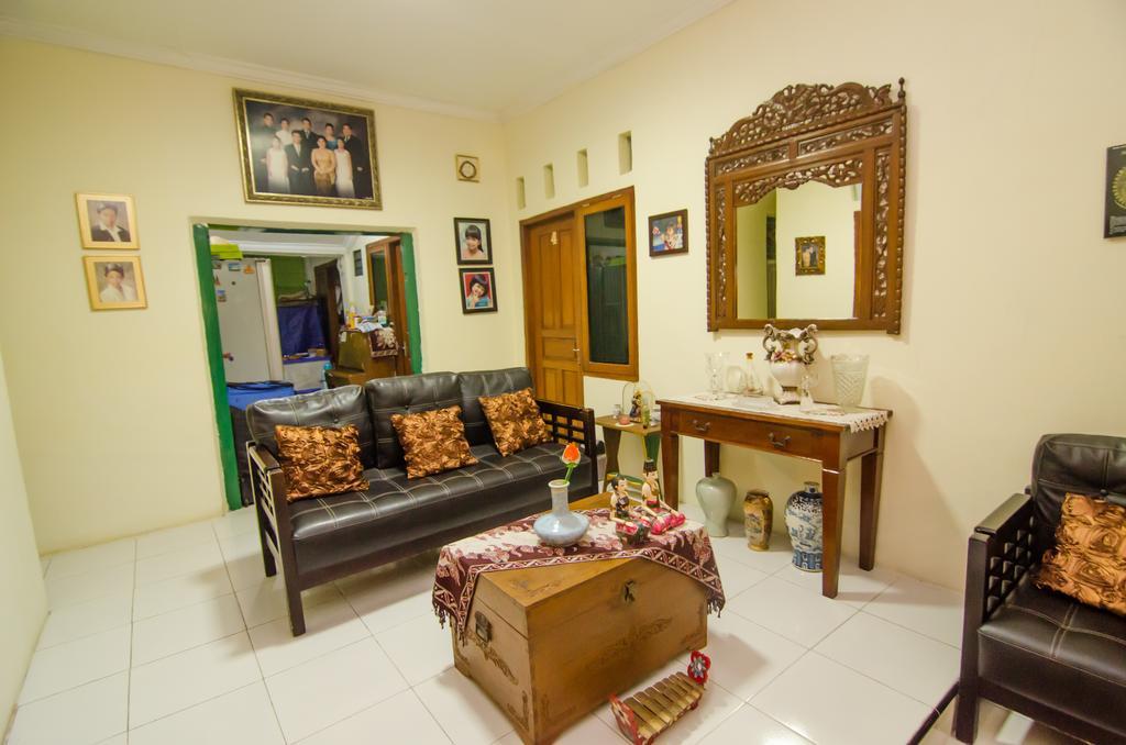 Pendopo Andari Homestay Yogyakarta Exterior photo